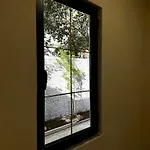 Hostal H *