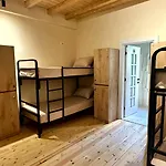 Hostal H
