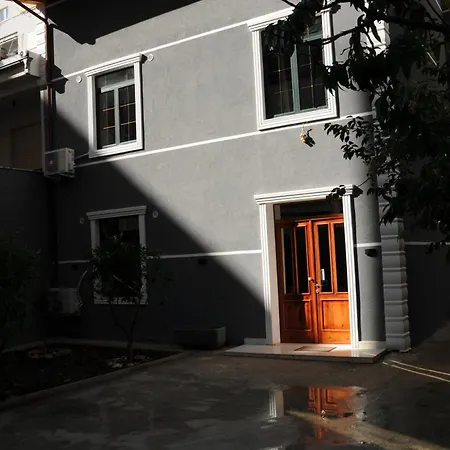 Albergue H
