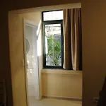H Hostel *