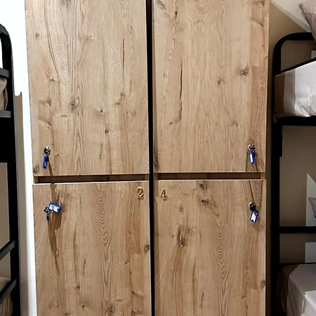 אכסניה H טיראנה