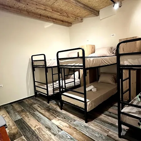 H Hostel *