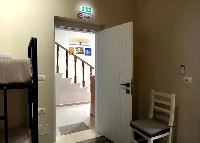 H Auberge de jeunesse Tirana